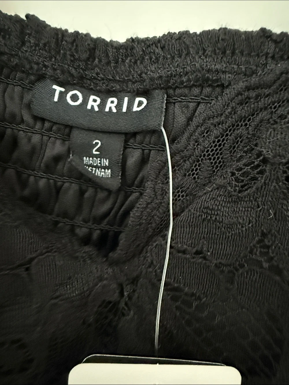Torrid. NWT. Size 2x. Black Lace Smocked Cami /Crop Top
